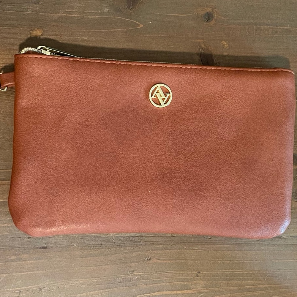 Handbag & Wallet - Picture 11 of 14